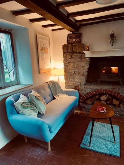 Maison Du Petit Poete Quarre-les-Tombes Екстер'єр фото